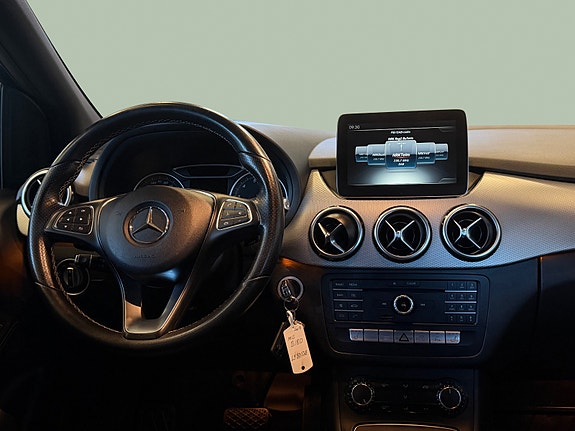 Mercedes-Benz B180 18 of 30