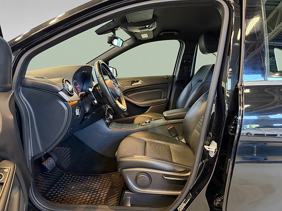 Mercedes-Benz B180 9 of 30