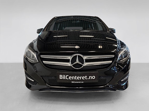 Mercedes-Benz B180 2 of 30