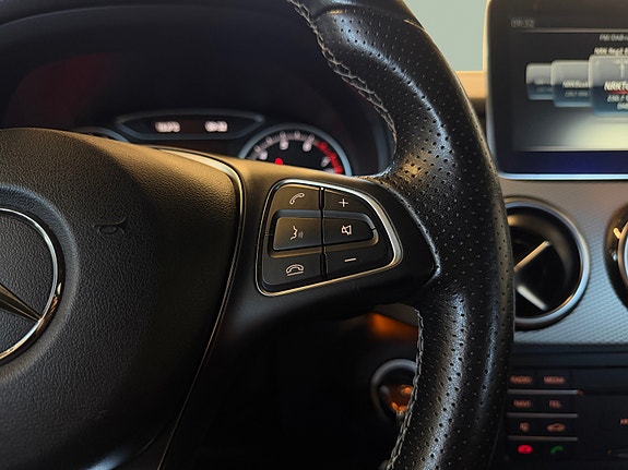 Mercedes-Benz B180 29 of 30