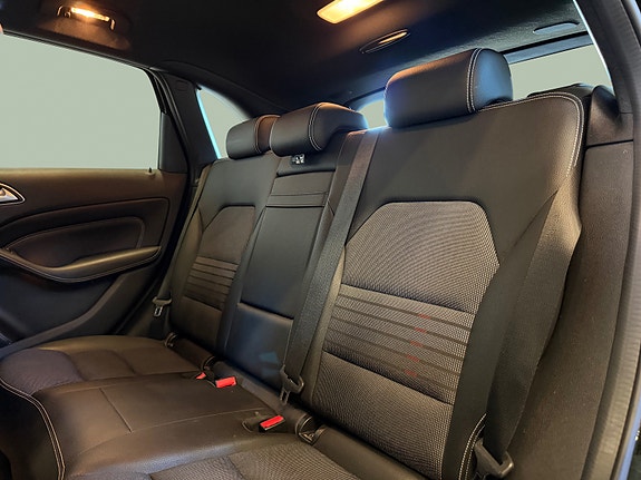 Mercedes-Benz B180 13 of 30