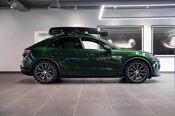 Porsche Macan 6 of 30