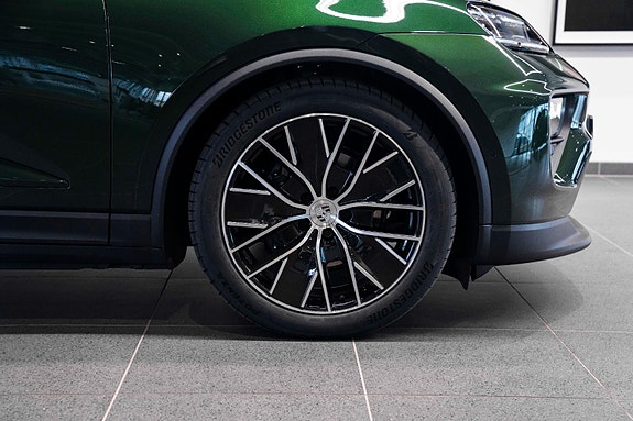Porsche Macan 19 of 30