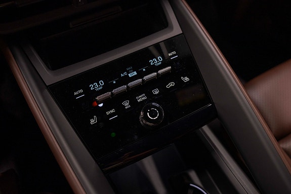 Porsche Macan 28 of 30