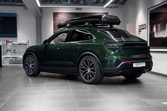 Porsche Macan 16 of 30