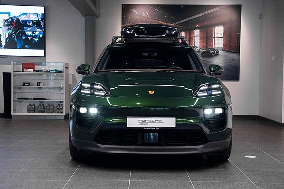 Porsche Macan 8 of 30