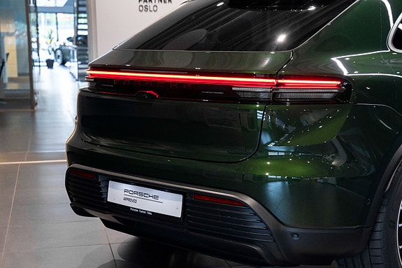 Porsche Macan 17 of 30