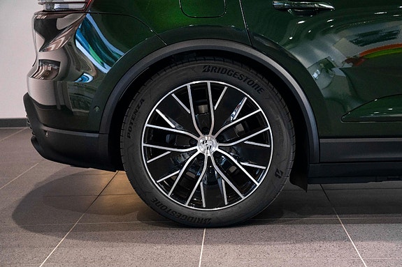 Porsche Macan 18 of 30