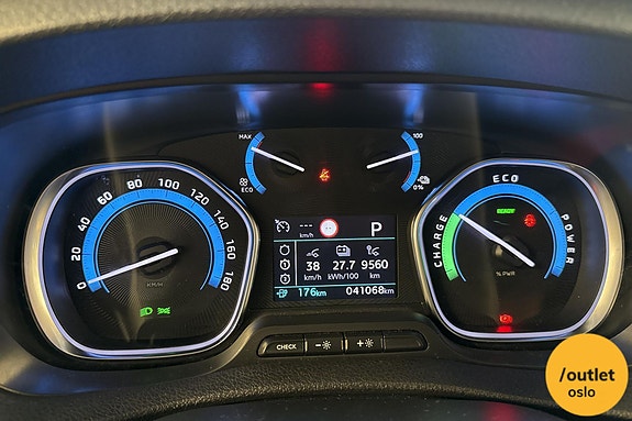 Peugeot e-Expert 23 of 27