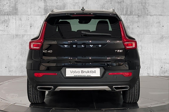 Volvo XC40 9 of 30