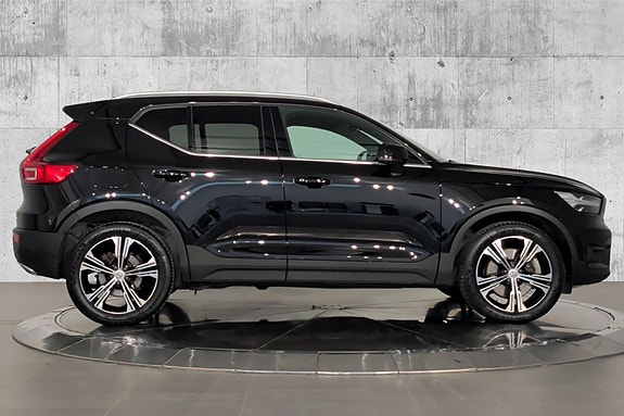Volvo XC40 15 of 30