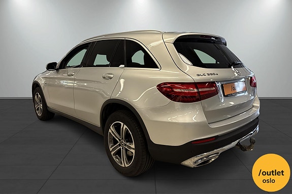 Mercedes-Benz GLC350 e 3 of 30