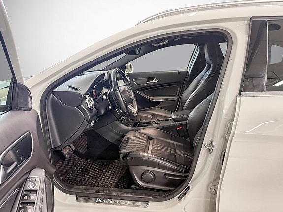 Mercedes-Benz GLA180 10 of 21