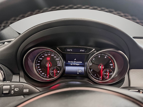 Mercedes-Benz GLA180 13 of 21