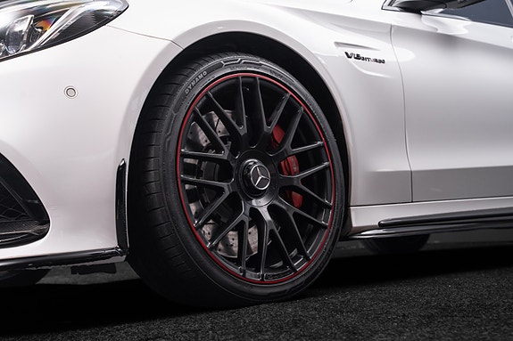 Mercedes-Benz C63 4 of 30