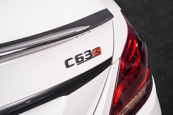 Mercedes-Benz C63 12 of 30