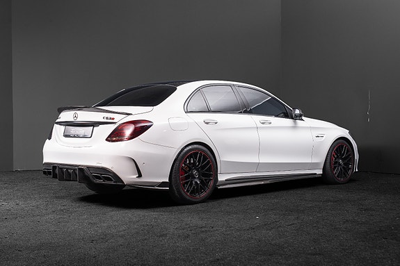 Mercedes-Benz C63 6 of 30