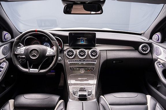 Mercedes-Benz C63 22 of 30
