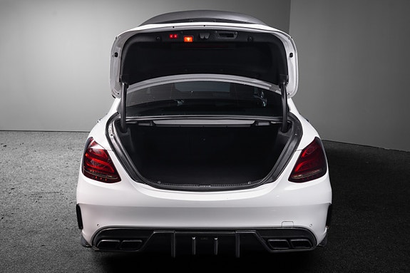 Mercedes-Benz C63 19 of 30
