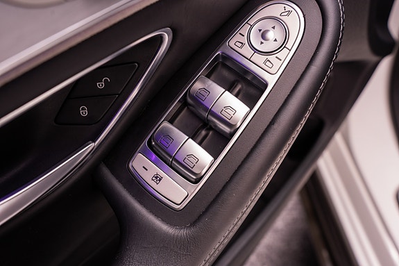 Mercedes-Benz C63 26 of 30