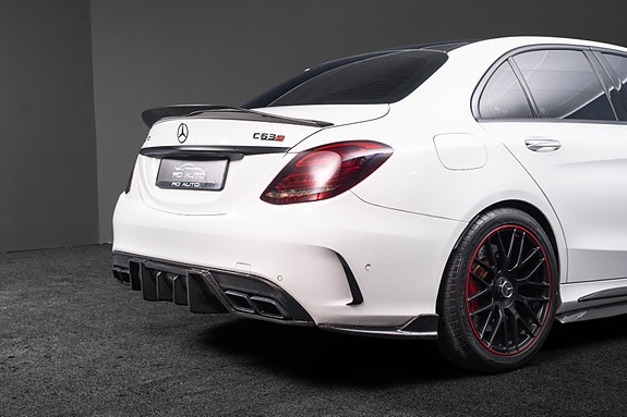 Mercedes-Benz C63 7 of 30