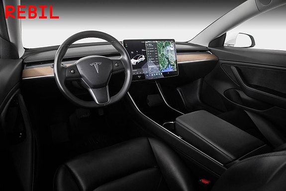 Tesla Model 3 9 of 27