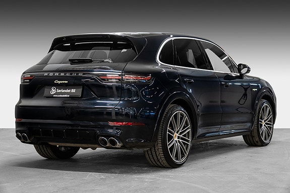 Porsche Cayenne 5 of 30