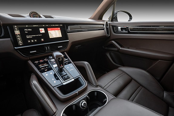 Porsche Cayenne 18 of 30