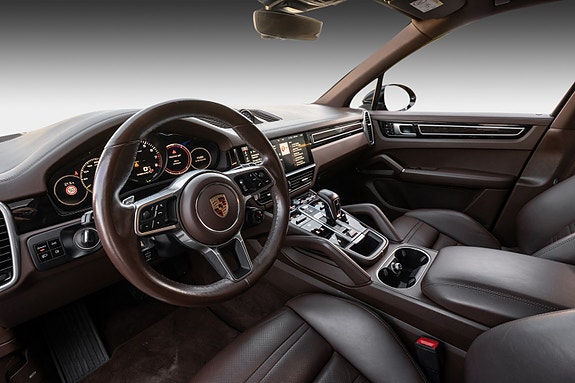 Porsche Cayenne 10 of 30