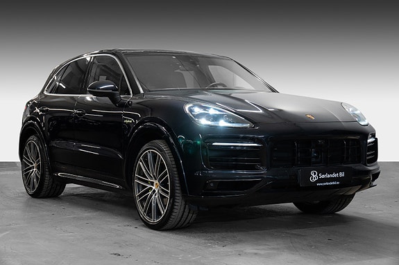Porsche Cayenne 7 of 30
