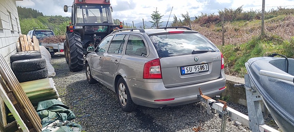 Skoda Octavia 2 of 10