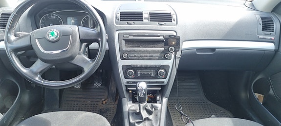 Skoda Octavia 5 of 10
