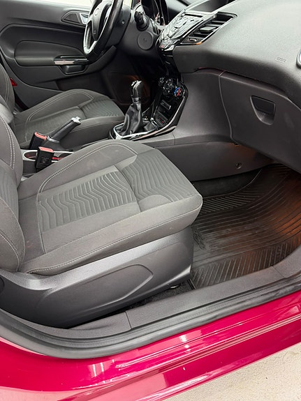 Ford Fiesta 11 of 12