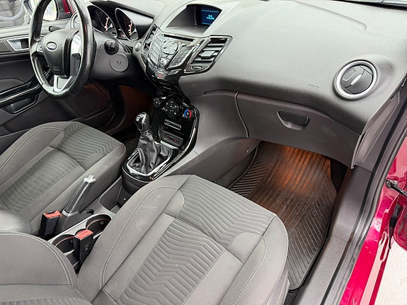 Ford Fiesta 8 of 12