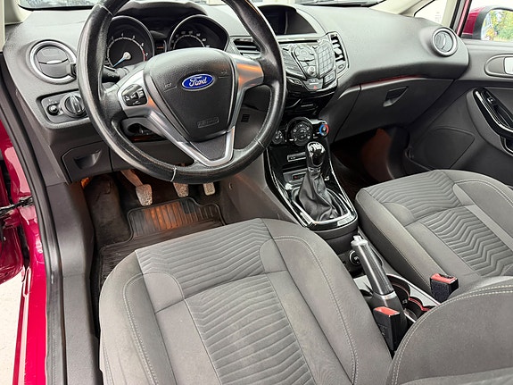 Ford Fiesta 5 of 12