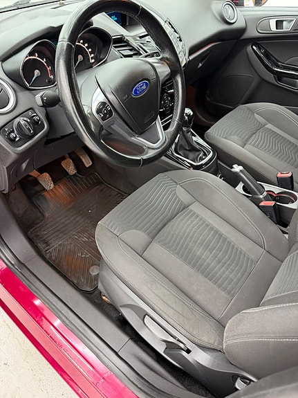 Ford Fiesta 7 of 12