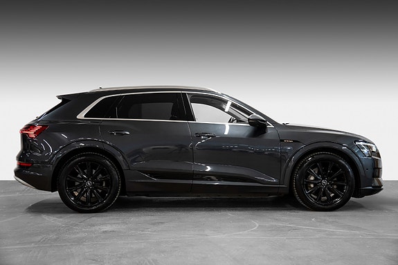 Audi e-tron 6 of 30