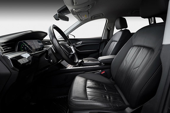 Audi e-tron 9 of 30