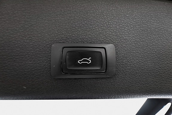Audi e-tron 29 of 30