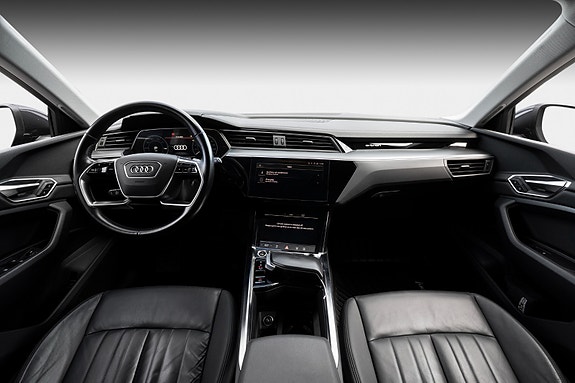 Audi e-tron 11 of 30
