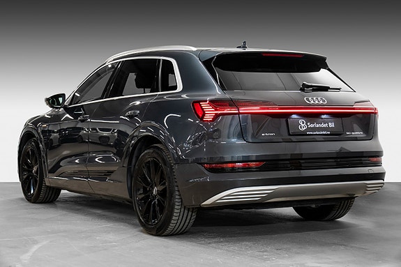 Audi e-tron 4 of 30