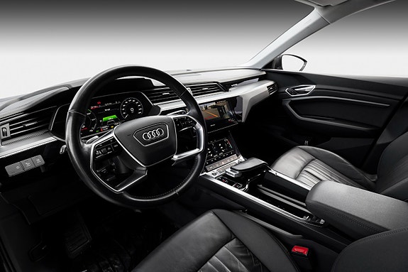 Audi e-tron 10 of 30