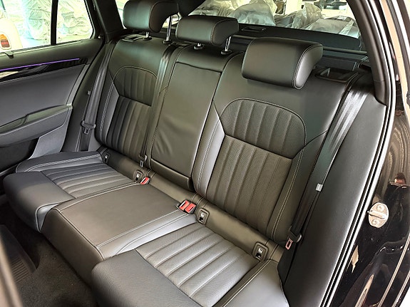 Skoda Superb 16 of 17