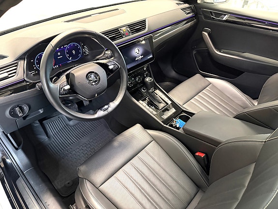 Skoda Superb 12 of 17