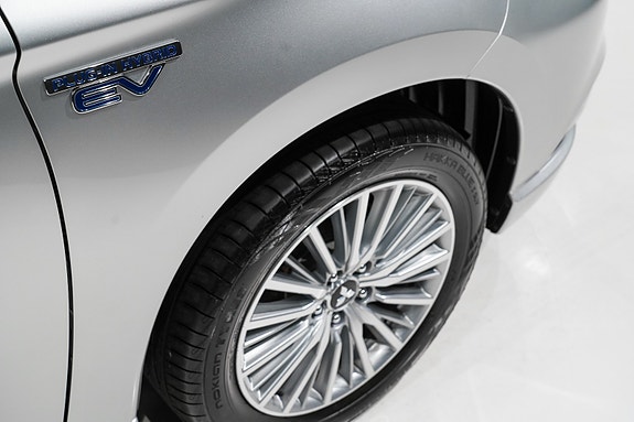 Mitsubishi Outlander 12 of 30