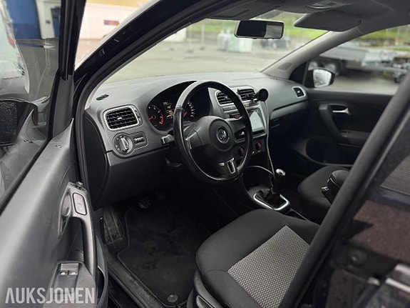 Volkswagen Polo 12 of 17