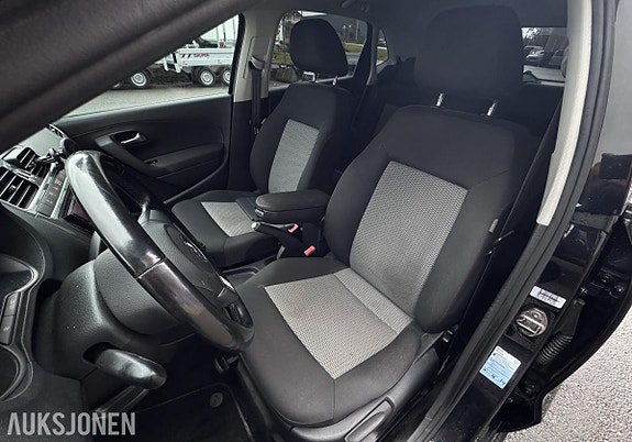 Volkswagen Polo 13 of 17