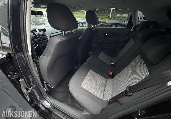 Volkswagen Polo 17 of 17