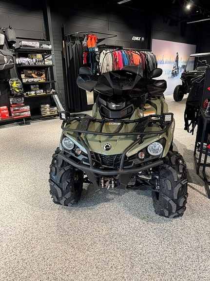 Can-Am Outl Max 6X6 FB XU +450 2 of 12