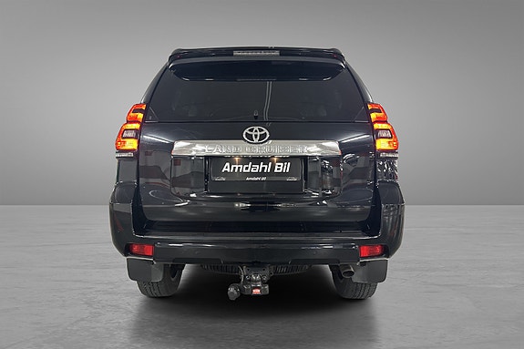 Toyota Land Cruiser 7 of 30